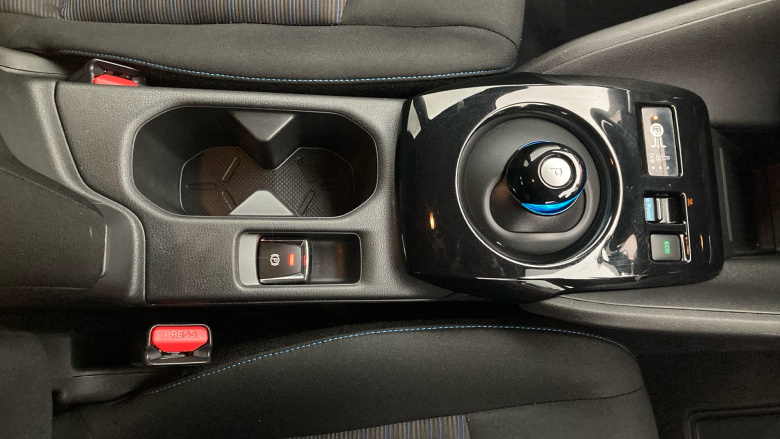 Nissan LEAF 110kW N-Connecta 39kWh 5dr Auto Electric Hatchback